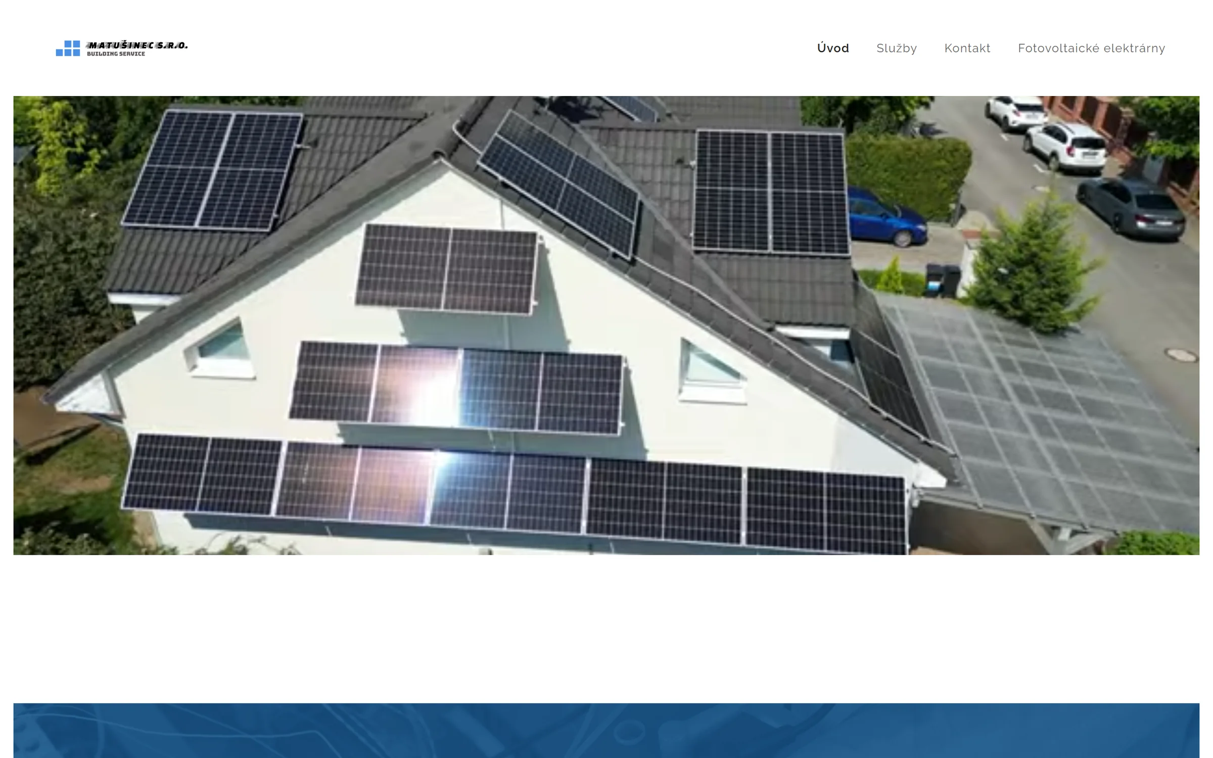 Původní web Matušinec s.r.o.: bílá hlavička s menu a pod ní video střechy s fotovoltaikou